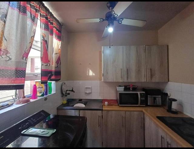 1 BEDROOM APARTMENT FOR SALE IN ESSENWOOD